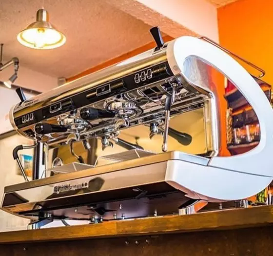 Aurelia Wave Semiautomatic bílý kávovar do kavárny